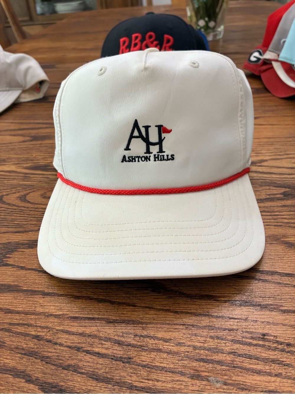 adidas Ashton hills White and Black adjustable golf Cap